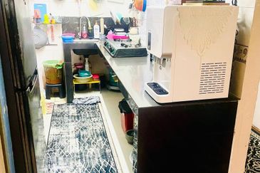 PANGSAPURI SRI DAHLIA LAMAN PUTRI 3 BANDAR PUTERI PUCHONG