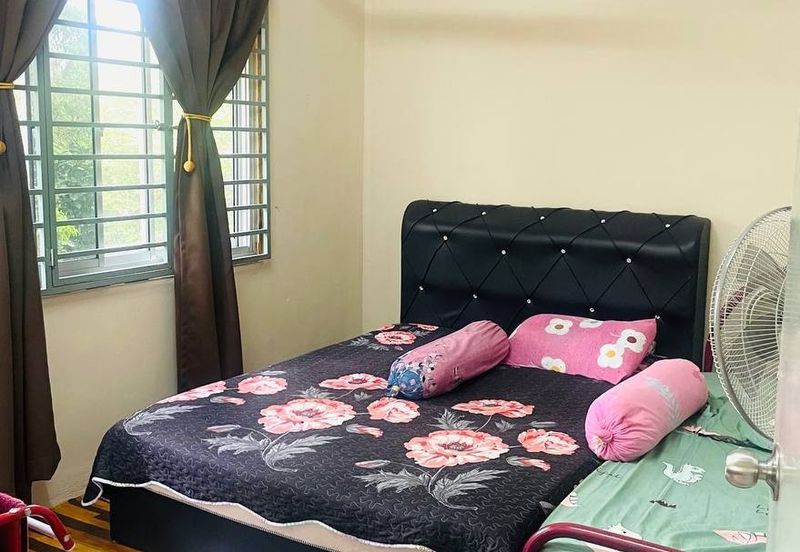 PANGSAPURI SRI DAHLIA LAMAN PUTRI 3 BANDAR PUTERI PUCHONG