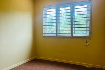 Renovated Corner Pangsapuri Sri Indah Seri Kembangan Selangor