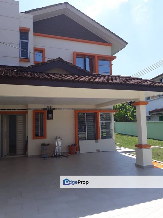 Corner Lot 2 Storey Semi D Taman Tasik Semenyih for Sale RM700,000 By