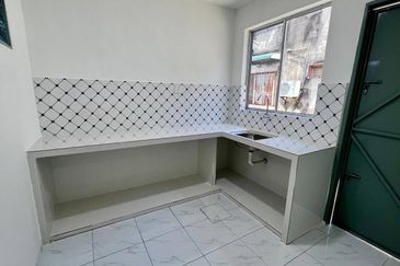 TERES SETINGKAT DI TAMAN TANJUNG PUTERI, KUALA KETIL KEDAH UNTUK DIJUAL