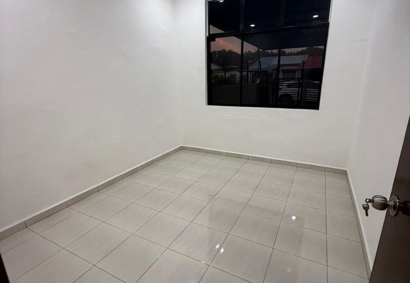 TERES SETINGKAT TAMAN KENARI KULIM UNTUK DIJUAL ❗❗