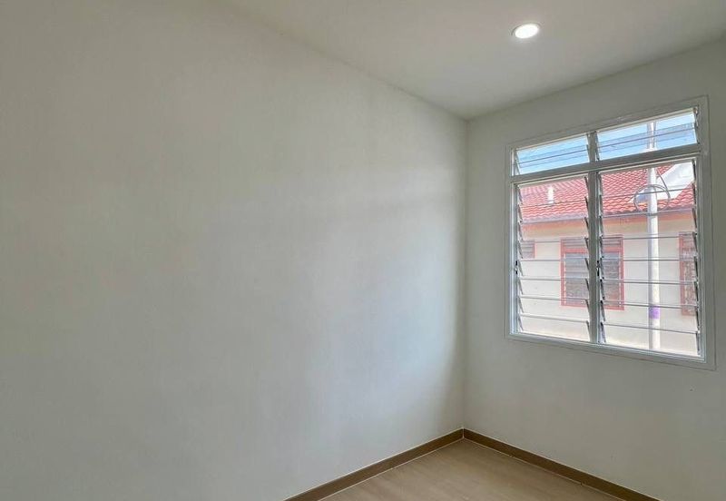 TERES SETINGKAT TAMAN SERI BAYU SUNGAI LALANG UNTUK DIJUAL ❗❗