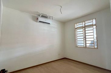 TERES SETINGKAT TAMAN SERI BAYU SUNGAI LALANG UNTUK DIJUAL ❗❗