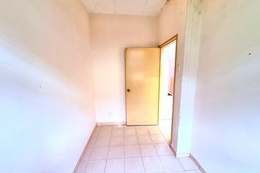 BANDAR LAGUNA MERBOK (SESEBUAH)