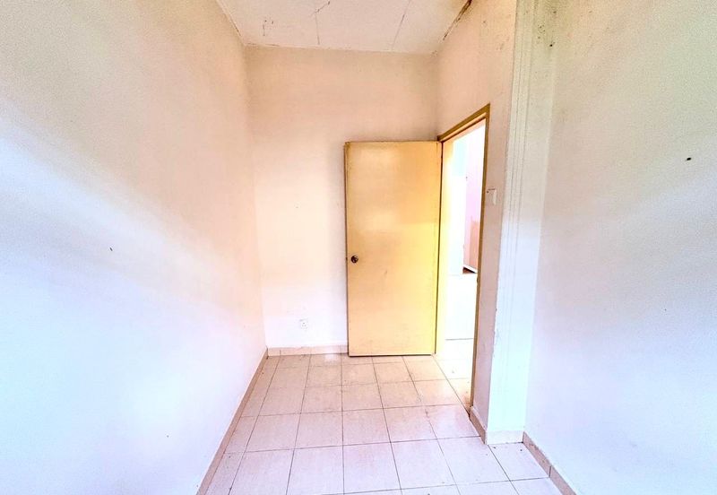 BANDAR LAGUNA MERBOK (SESEBUAH)