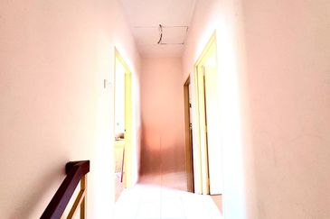 BANDAR LAGUNA MERBOK (SESEBUAH)