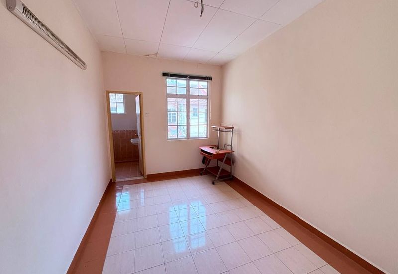 BANDAR LAGUNA MERBOK (SESEBUAH)