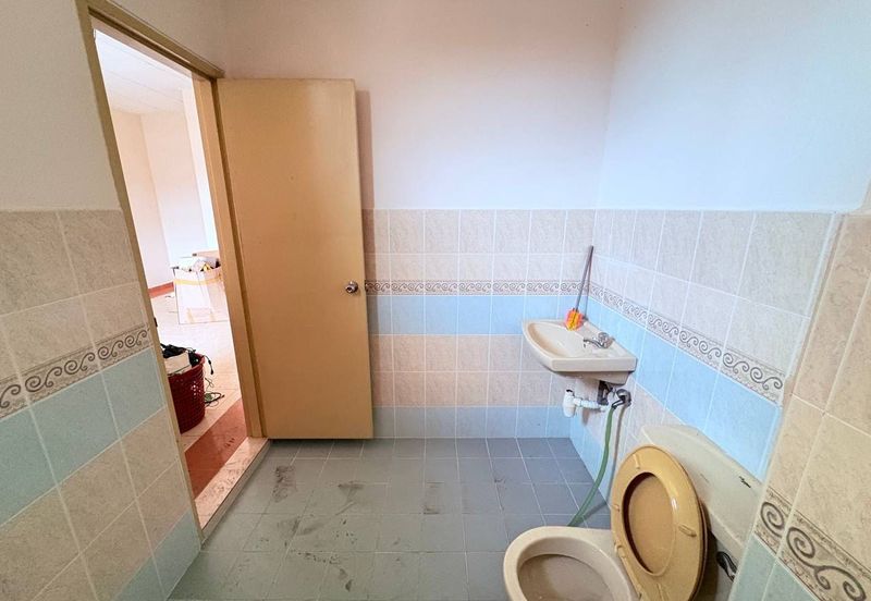 BANDAR LAGUNA MERBOK (SESEBUAH)