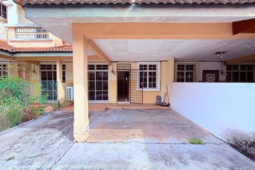 BANDAR LAGUNA MERBOK (SESEBUAH)