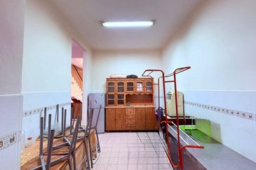 BANDAR LAGUNA MERBOK (SESEBUAH)