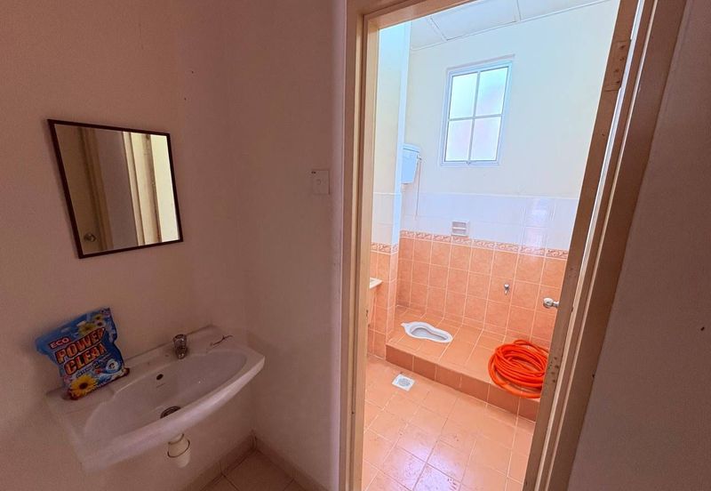 BANDAR LAGUNA MERBOK (SESEBUAH)