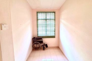 BANDAR LAGUNA MERBOK (SESEBUAH)