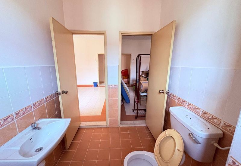 BANDAR LAGUNA MERBOK (SESEBUAH)