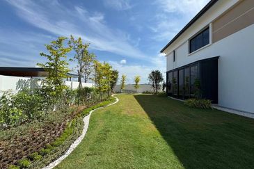 BUKIT BANYAN - MEERA GRAND