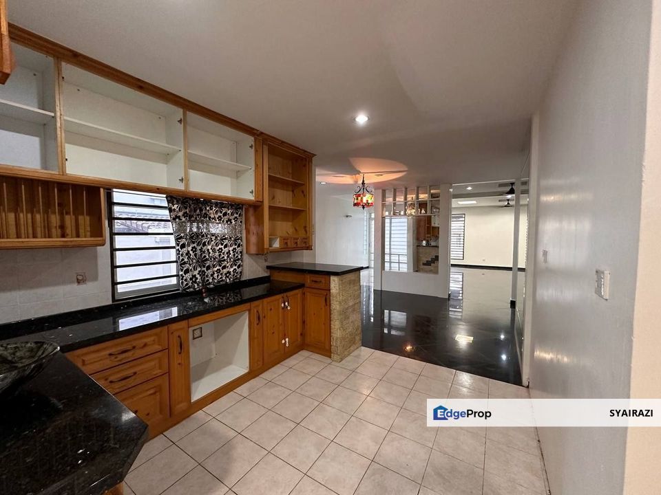 2 Storey Semi-D Laman 2, Bandar Seri Putra, Bangi, Selangor, Bangi