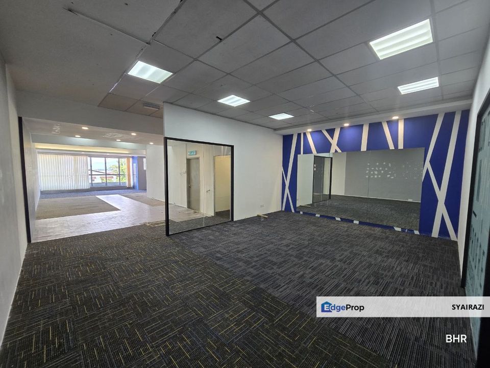 FACING MAIN ROAD 3 Storey Shop Lot Kubica Square, Bandar Puteri Bangi, Selangor, Kajang