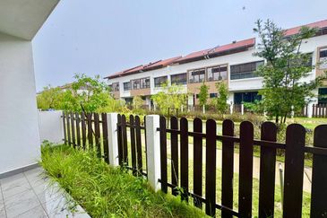 Setia Warisan Tropika (Belladonna)