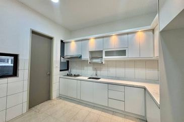 Setia Warisan Tropika (Belladonna)