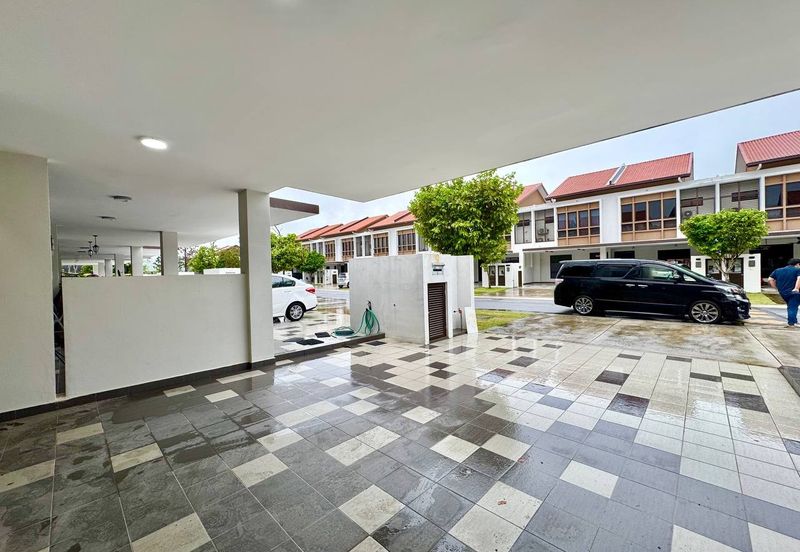 Setia Warisan Tropika (Belladonna)