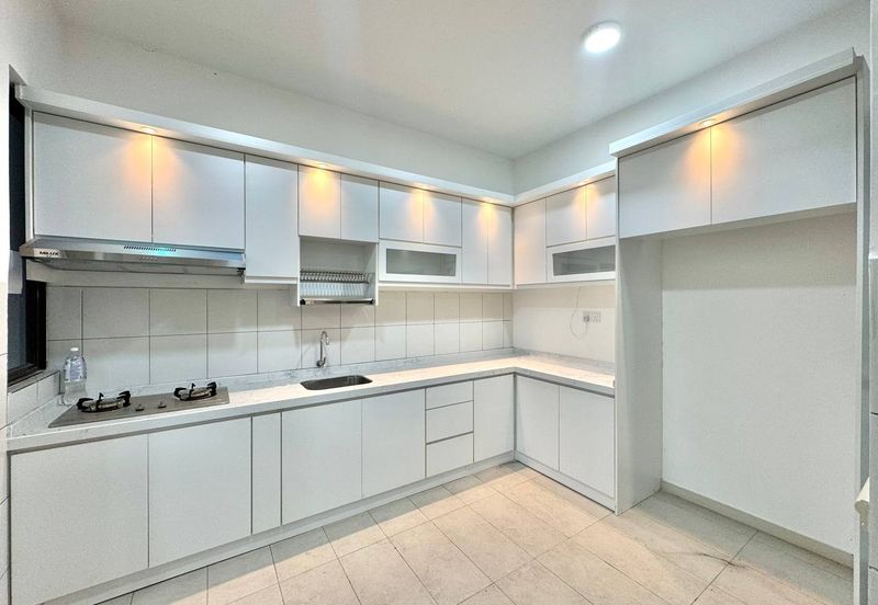 Setia Warisan Tropika (Belladonna)