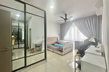 Setia Warisan Tropika (Belladonna)