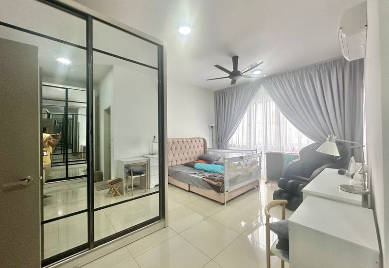 Setia Warisan Tropika (Belladonna)