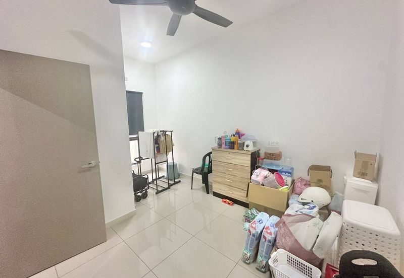 Setia Warisan Tropika (Belladonna)