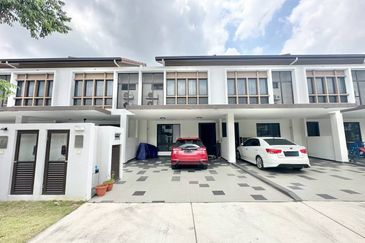 Setia Warisan Tropika (Belladonna)