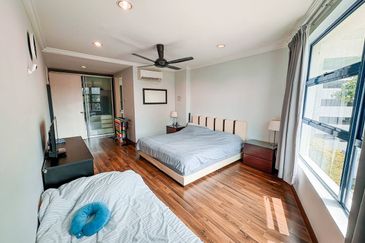 Impiana on the Waterfront