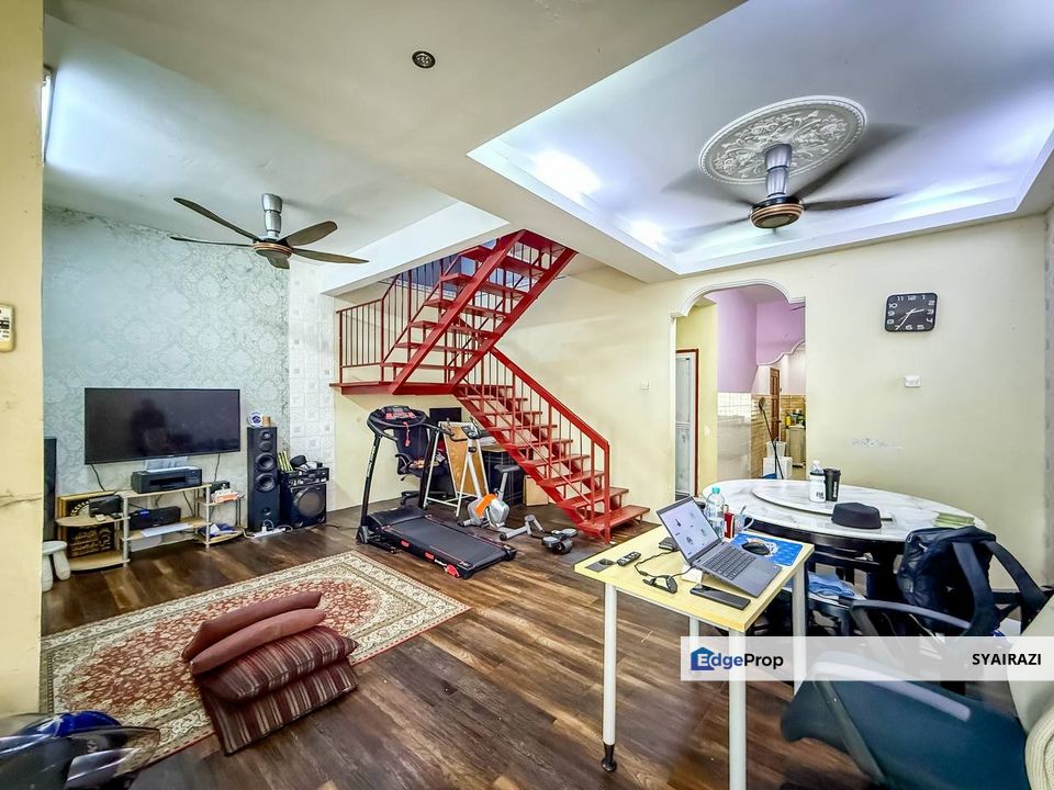 CHEAPEST Double Storey Terrace LEP 4 Taman Lestari Putra, Seri Kembangan, Selangor, Seri Kembangan