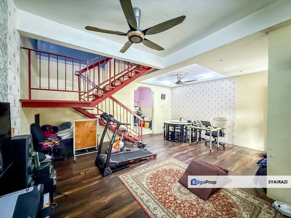 CHEAPEST Double Storey Terrace LEP 4 Taman Lestari Putra, Seri Kembangan, Selangor, Seri Kembangan