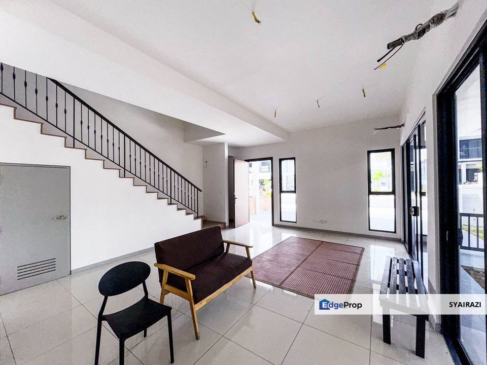 2.5 Storey Semi-D Cluster Bromelia 2, Bandar Bukit Puchong, Selangor, Puchong