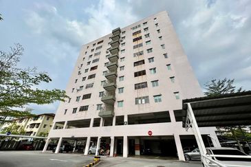 Green Suria Apartment