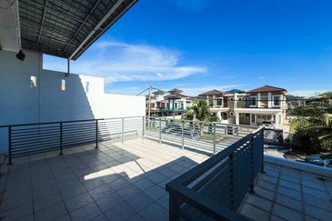 Perdana College Heights