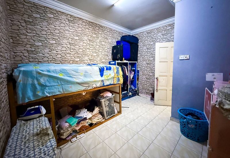 Taman Pinggiran Putra