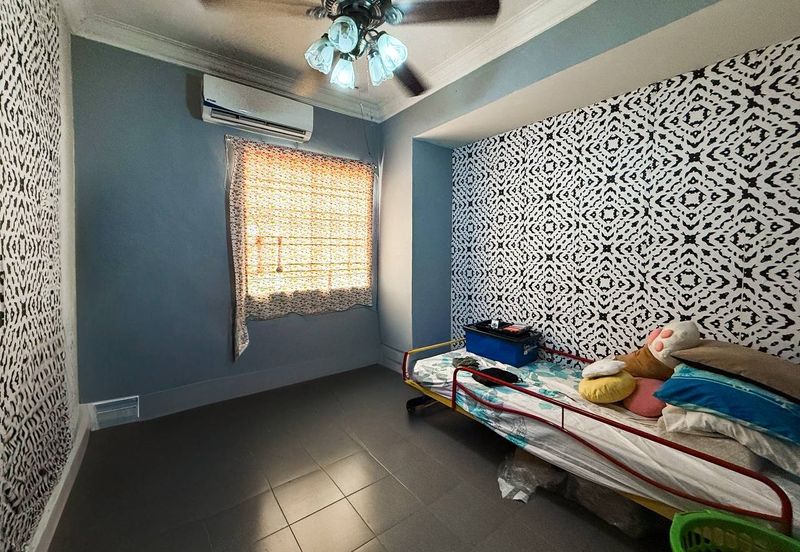 Taman Pinggiran Putra