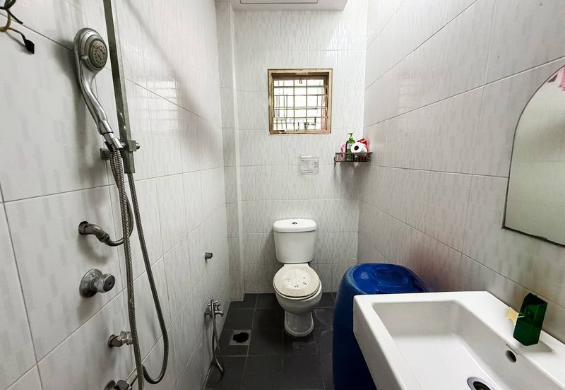 Taman Pinggiran Putra