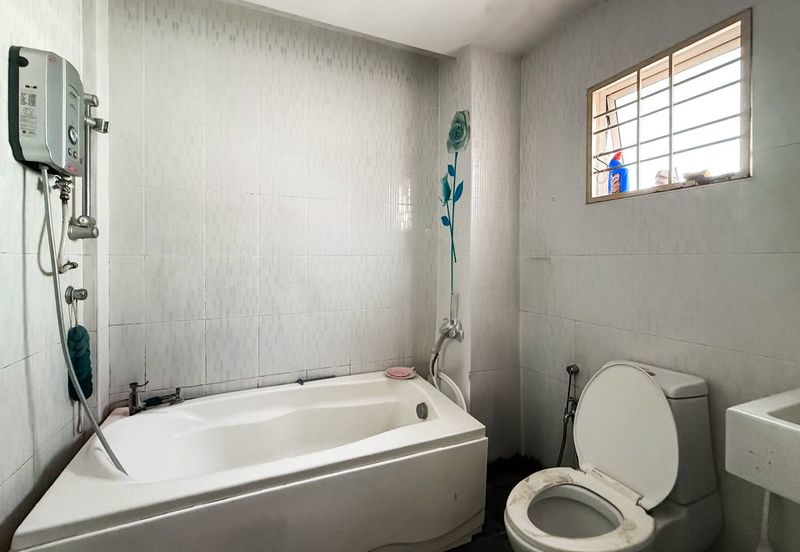 Taman Pinggiran Putra