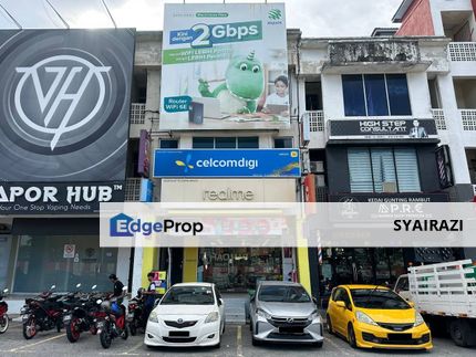 FACING MAIN ROAD 3 Storey Shoplot Bandar Seri Putra, Bangi, Selangor, Bangi