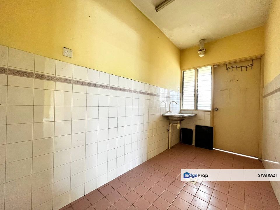 GROUND FLOOR CORNER UNIT Akasia Apartment, Taman Wawasan, Puchong, Selangor, Puchong