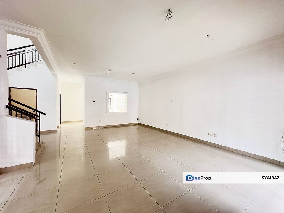 Double Storey Superlink D'Kayangan, Seksyen 13, Shah Alam, Selangor, Shah Alam