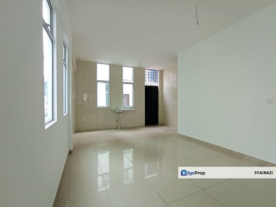 END LOT 3 Storey Terrace Bangi Avenue, Selangor, Bangi
