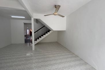 Taman Seroja, Bandar Baru Salak Tinggi