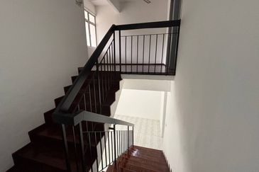 Taman Seroja, Bandar Baru Salak Tinggi