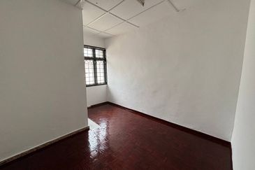 Taman Seroja, Bandar Baru Salak Tinggi