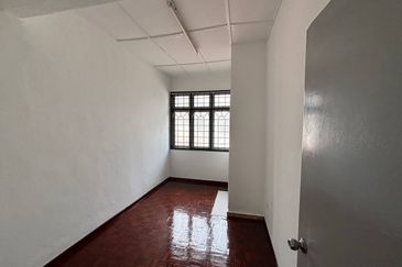 Taman Seroja, Bandar Baru Salak Tinggi