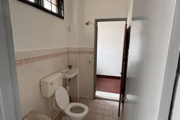 Taman Seroja, Bandar Baru Salak Tinggi