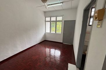 Taman Seroja, Bandar Baru Salak Tinggi