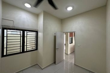 Laman Delfina @ Nilai Impian